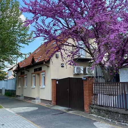 Apartment Bastya Apartman Siklos